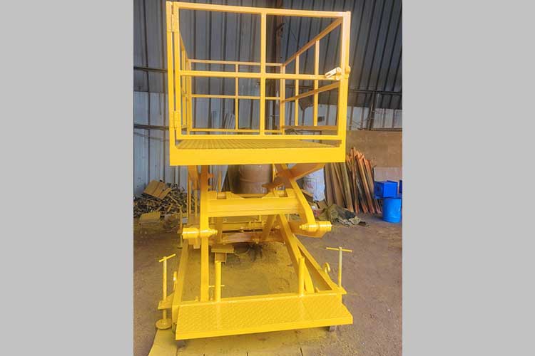 Hydraulic Goods Lift