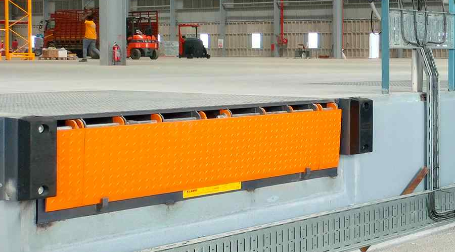 Manual Operated Edge Dock Levelers